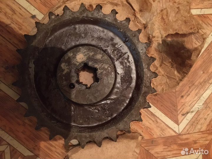 Звездочка на редуктор мотороллер муравей СССР