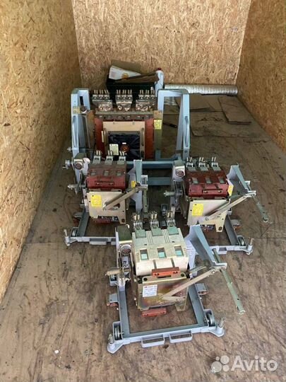 Вакуумный выключатель 10/20 кВ 1000А