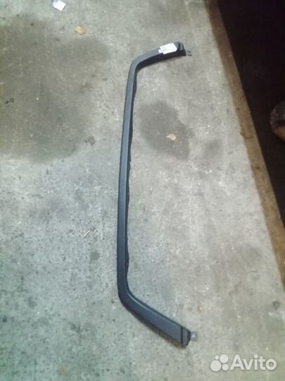 Накладка решетки Спринтер новая 00-06 г.в