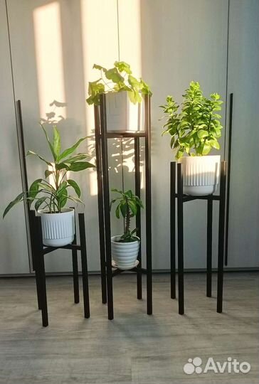 Подставка для цветов напольная металлическая