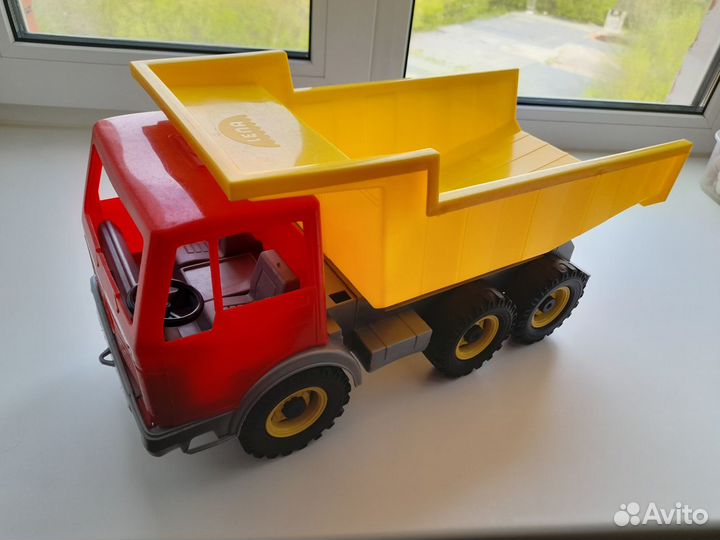 Грузовик и Трактор