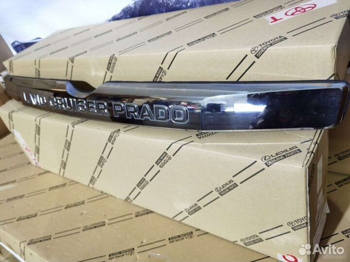Молдинг багажника Toyota Land Cruiser Prado 150