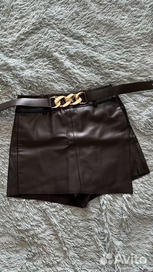 Кожаные шорты zara