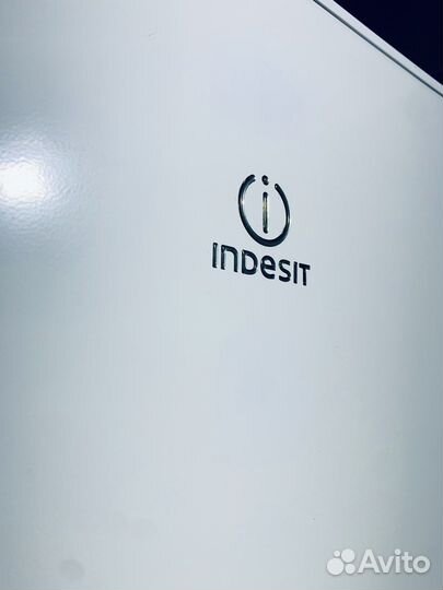 Холодильник Indesit