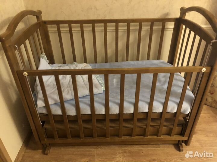 Детская кроватка