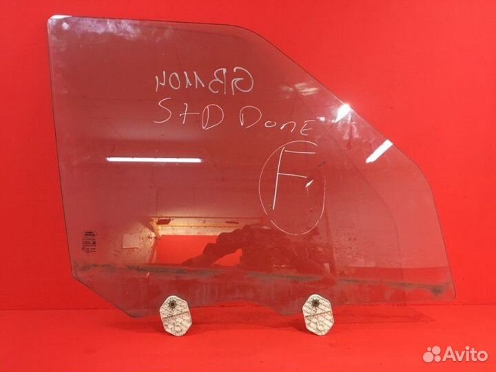 Стекло двери переднее правое Land Rover Discovery