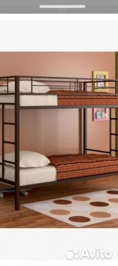 Кровать двухъярусная, металическая