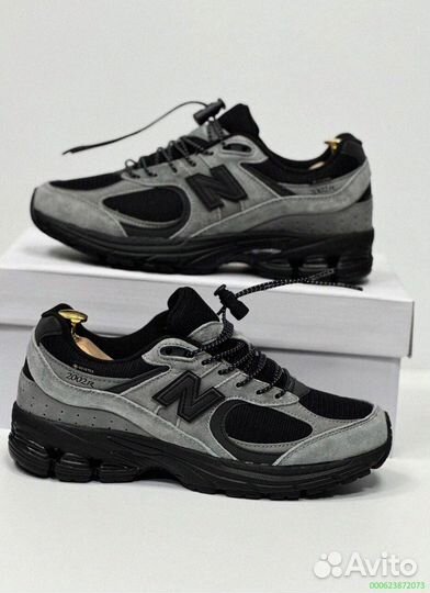 Легкие кроссовки New Balance 2002R для мужчин