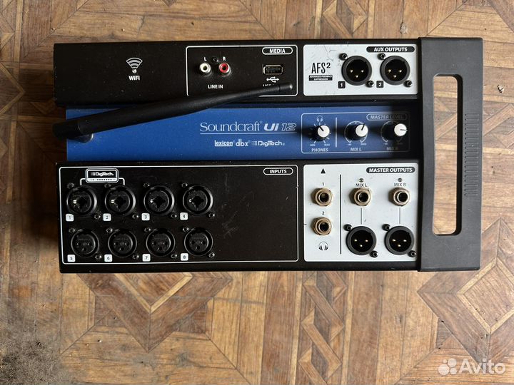 Цифровой микшерный пульт soundcraft UI12