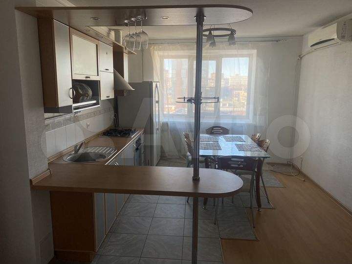 4-к. квартира, 98 м², 10/11 эт.