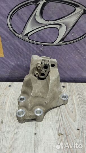 Кронштейн опора крепления кпп коробки передач Hyun