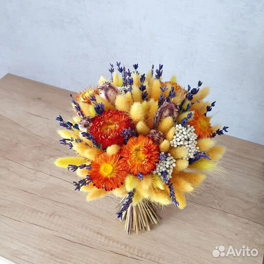 Букет из Лагуруса и сухоцветов