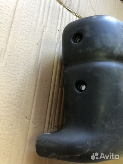 Задний правый клык Renault Master 2