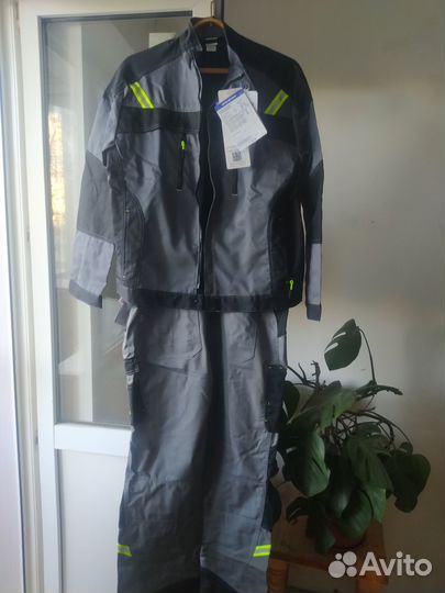 Защитный мужской костюм