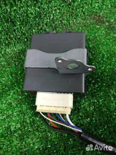 Блок управления центральным замком Toyota Avensis