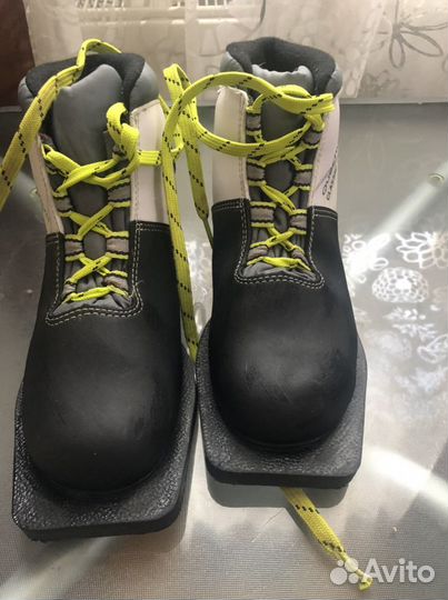 Лыжные ботинки