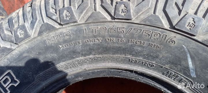 Cooper Discoverer STT 265/75 R16