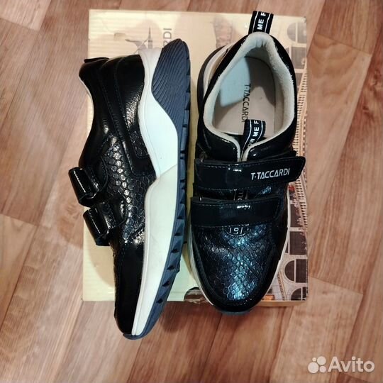 Кроссовки, полуботинки на девочку р. 34