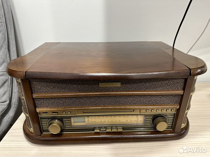 Ретро проигрыватель винила радио Antique AEW 513