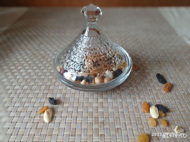 Вазочка для варенья и орешков