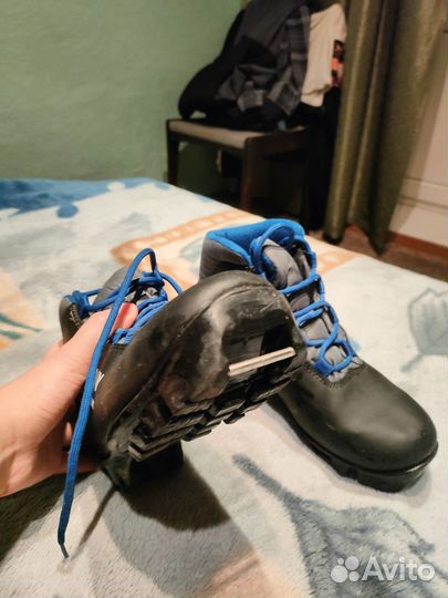 Лыжные ботинки
