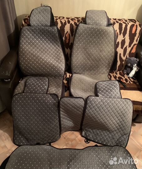 Комплект универсальных чехлов на сиденья авто