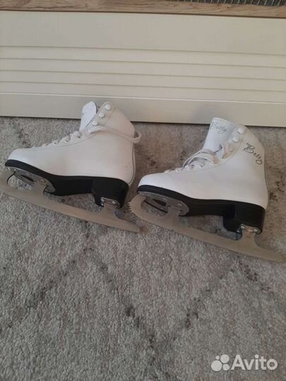 Коньки фигурные р.32