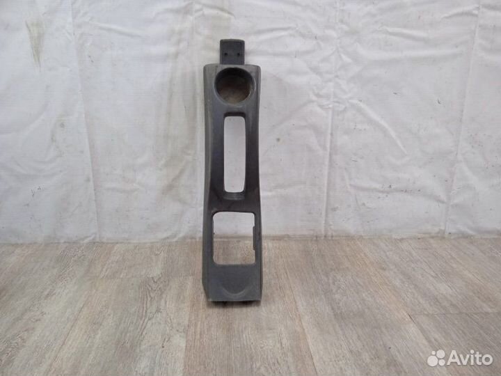 Накладка ручного тормоза Renault Logan 1 2005