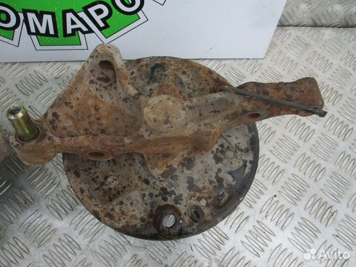 Кулак задний Kia Spectra 2006г