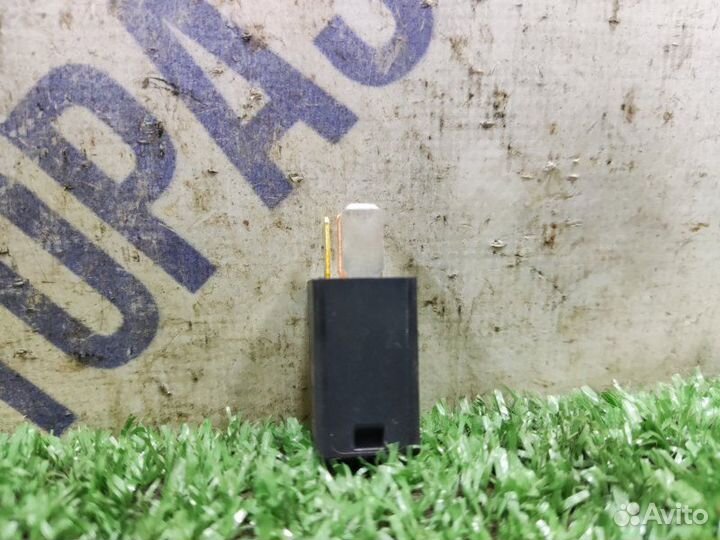 Реле Toyota Avensis универсал 1.8 1zzfe 2001