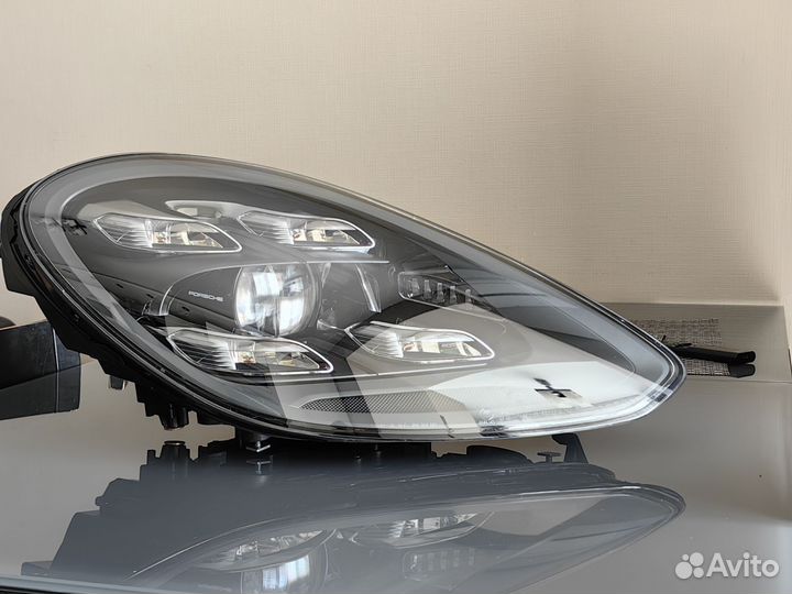 Фара правая на Porsche Panamera 4S ll