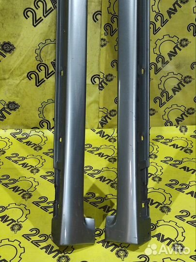 Накладки на порог обвес комплект Subaru Legacy BL5