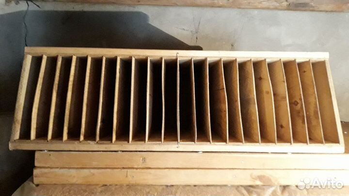 Стеллажи для книг и журналов