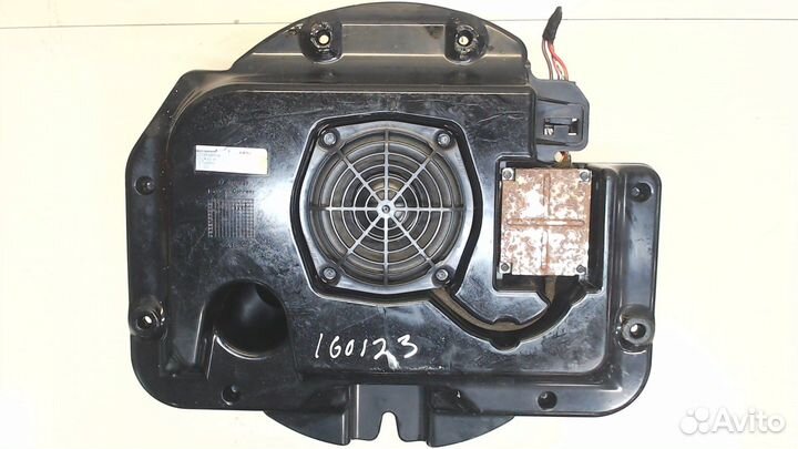 Сабвуфер Porsche Cayenne, 2005