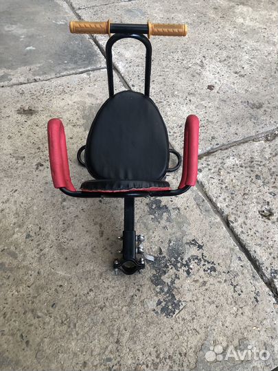 Детское кресло на раму велосипеда