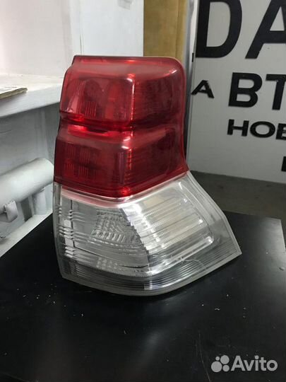 Фонарь правый Тойота Ленд Крузер Прадо