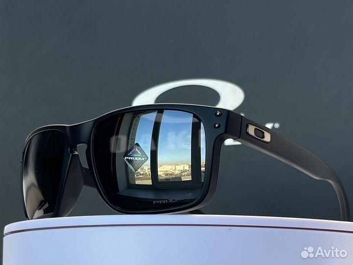 Солнцезащитные очки Oakley Holbrook Prizm Plrzd