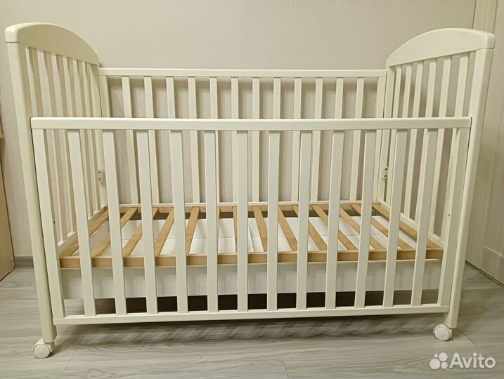 Кровать детская с матрасом