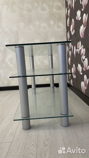 Стеклянная тумба под тв