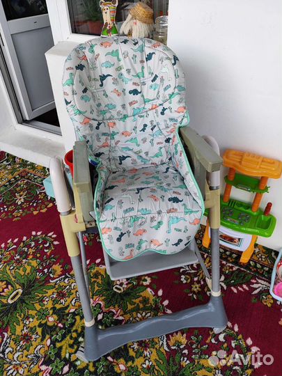 Детский стульчик для кормления