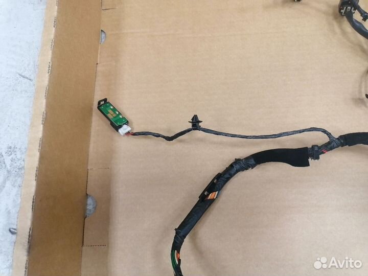 Проводка двери багажника Kia Sorento 1 верх/низ