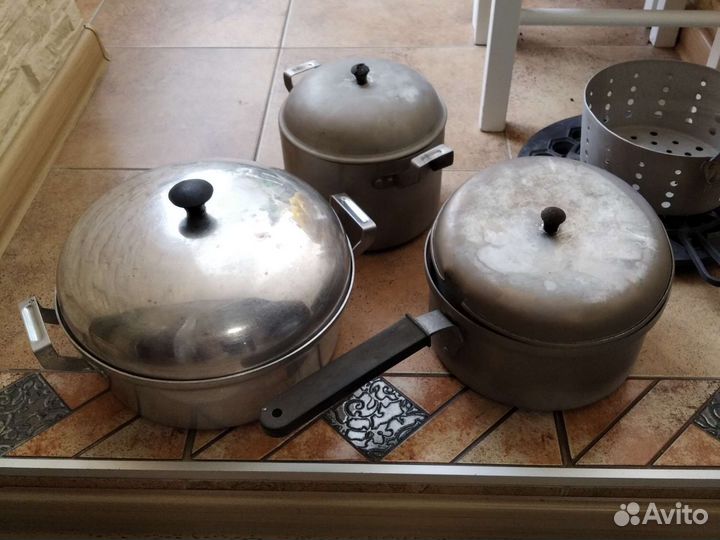 Кастрюли, пароварка, дуршлаг