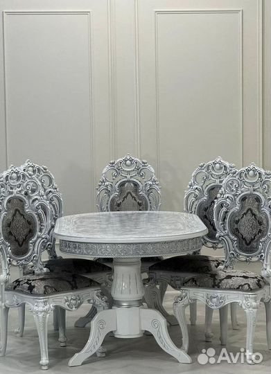 Столы и стулья. Комплект