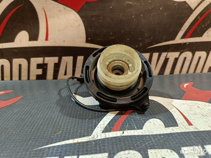 Крышка бензобака Hyundai Elantra XD 3