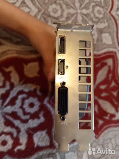 Видеокарта GTX 1050 4gb