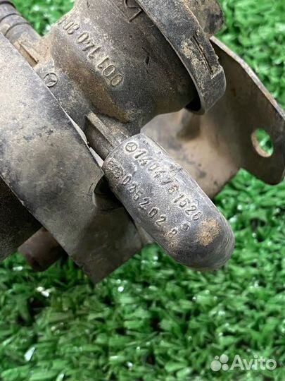 Вакуумный клапан Mercedes-Benz W124 рестайлинг 2.2