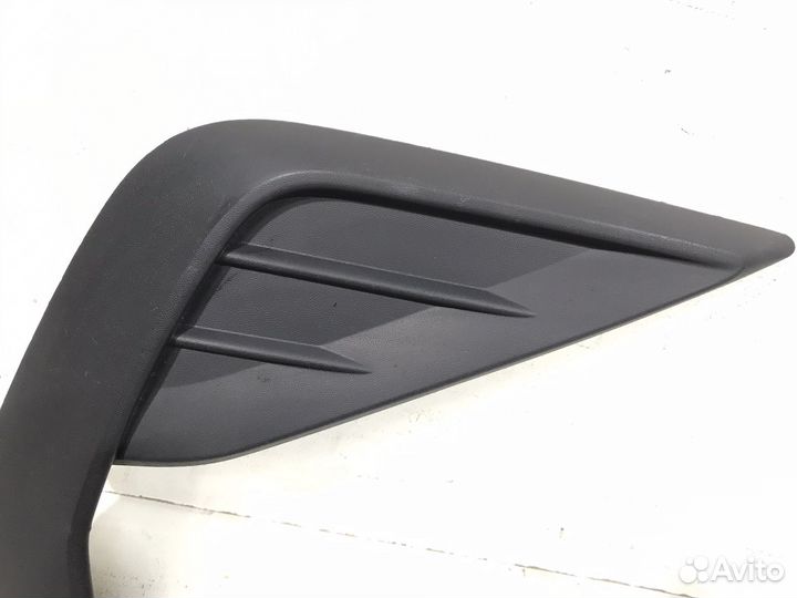 Решетка в бампер правая Volkswagen Tiguan 2