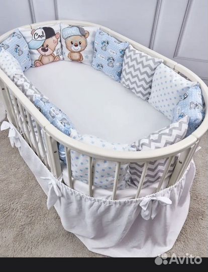 Бортики в кроватку с одеялком новые
