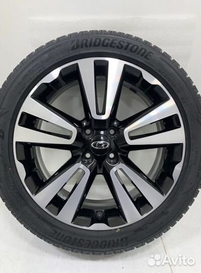 LADA Vesta Cross SW, GoodYear 205/50 R17