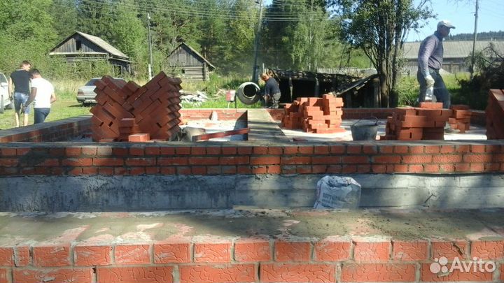 Бригада строителей